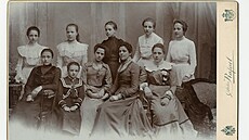 �eny z Vesny na snímku z roku 1901 vyfocené v ateliéru Rafael