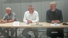 Petr Vok�ál (uprost�ed) povede v komunálních volbách v Brn� hnutí P�ísaha....