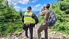 V hlavní turistické sezon� letos hlídkují v Beskydech spolu se strá�ci p�írody...