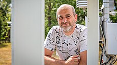 Meteorolog z �eskobud�jovické pobo�ky �HMÚ Tomá� Vlasák. (70.8.2026)