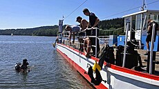 Profesionální hasi�i z HZS J�K pomohli vyprostit z motor� frymburského p�ívozu...