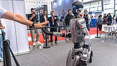 Unitree Robotics p�edstavila inteligentní roboty na konferenci zam��ené na...