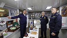 Vladimir Putin nav�tívil b�hem cesty po Dálném Východ� i Kurily, o n� Rusko...