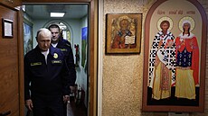 Vladimir Putin nav�tívil b�hem cesty po Dálném Východ� i Kurily, o n� Rusko...