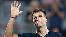 Jakub Men�ík slaví výhru v utkání 4. kola na turnaji v Montrealu.