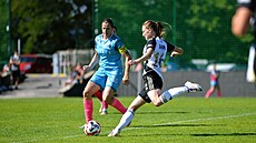 Adéla �turmová v �ernobílém dresu Dynama �eské Bud�jovice