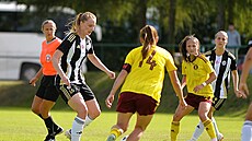 Adéla �turmová v �ernobílém dresu Dynama �eské Bud�jovice