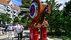 Slavnostní odhalení um�leckého díla v Pernerov� ulici v pra�ském Karlín�. (13....