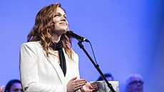 Ester Geislerová b�hem uvedení filmu Dv� deci tu�e v karlovarském M�stském...