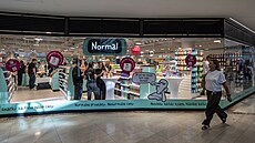 V OC Flora se 12. srpna otev�ela první prodejná dánského �et�zce Normal. (11....