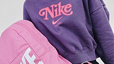 Sportovní výbava Nike z outletového obchodu Nike v POP Airport (13. srpna 2026)