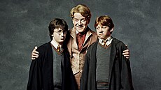 Daniel Radcliffe, Kenneth Branagh a Rupert Grint ve filmu Harry Potter a...