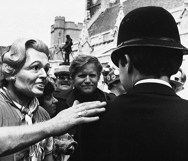 Britský rybář podlehl lásce k SSSR a odjel bojovat za Rusko. Přežil deset týdnů