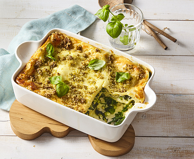 Špenátové lasagne s hráškem: Smetanové vegetariánské lasagne s pestem