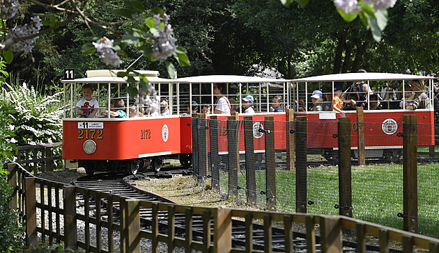 Populární tramvajka v zoo už rok nejezdí, návrat je v nedohlednu. Problém nejde jen tak vyřešit