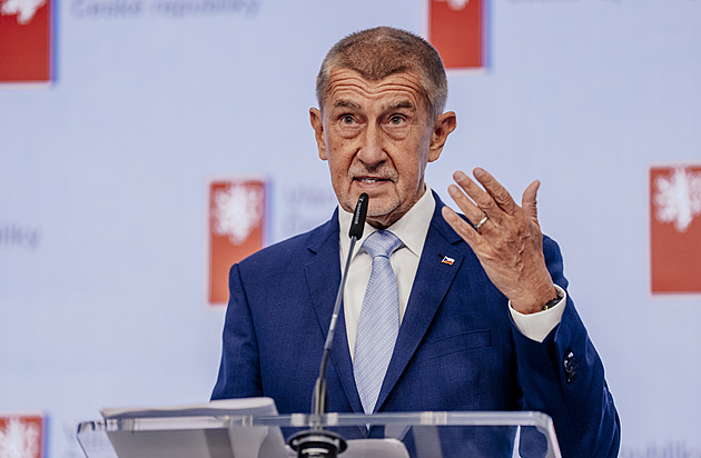 Babiš neví, jakým tempem porostou výdaje na obranu. Uznal nutnost plnit závazky