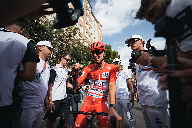 Pogačar shocked by spectator passing him: 'Haven't felt like this since the Vuelta 779 days ago'