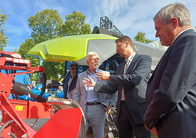Prezident Petr Pavel s man�elkou p�ijeli na Zemi �ivitelku. (24. srpna 2026)