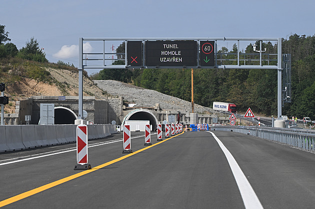 Volná cesta na Prahu. Otevřela se další část D35, vyzkoušela ji i škodovka VB