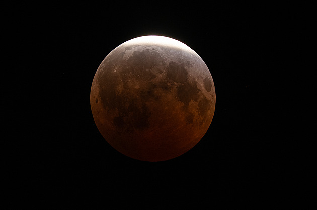 Partial Lunar Eclipse Dazzles Czech Republic and Globe