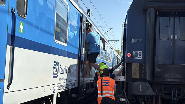V Praze mezi Holešovicemi a Libní srazil vlak člověka, ten na místě zemřel