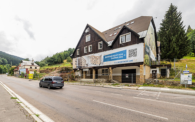 Six buildings demolished in Velká Úpa for billion-crown resort project