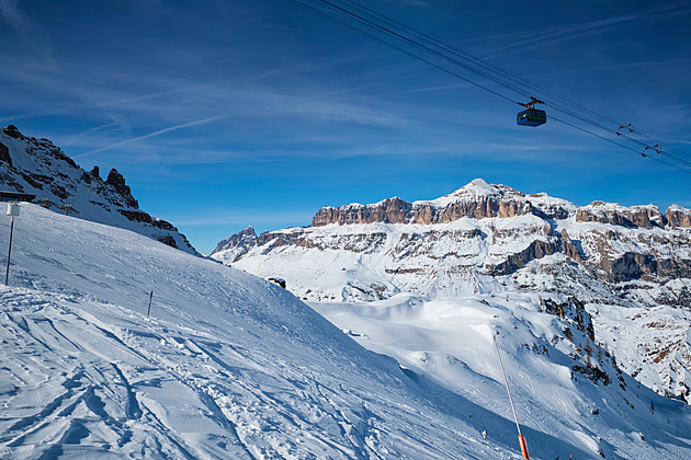 Italské resorty vrátí lyžařům miliony eur. Úřad uzavřel spor o skipasy