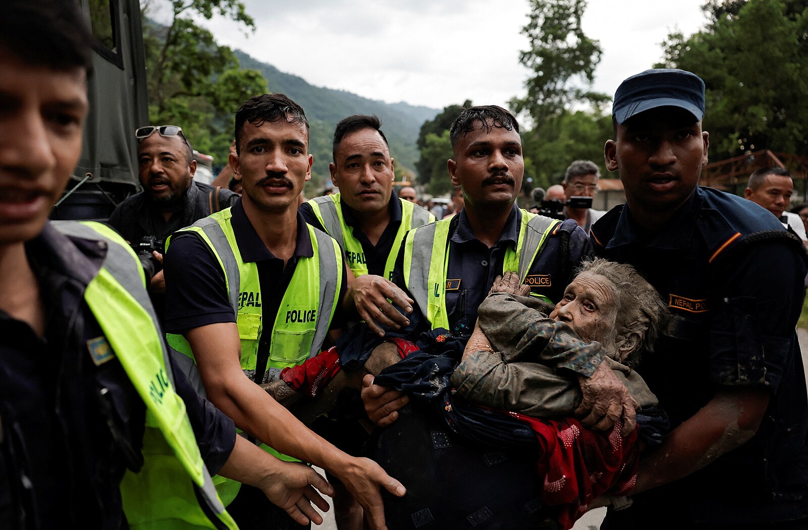 Česko pošle Nepálu 2,5 milionu korun na humanitární pomoc, rozhodl Macinka