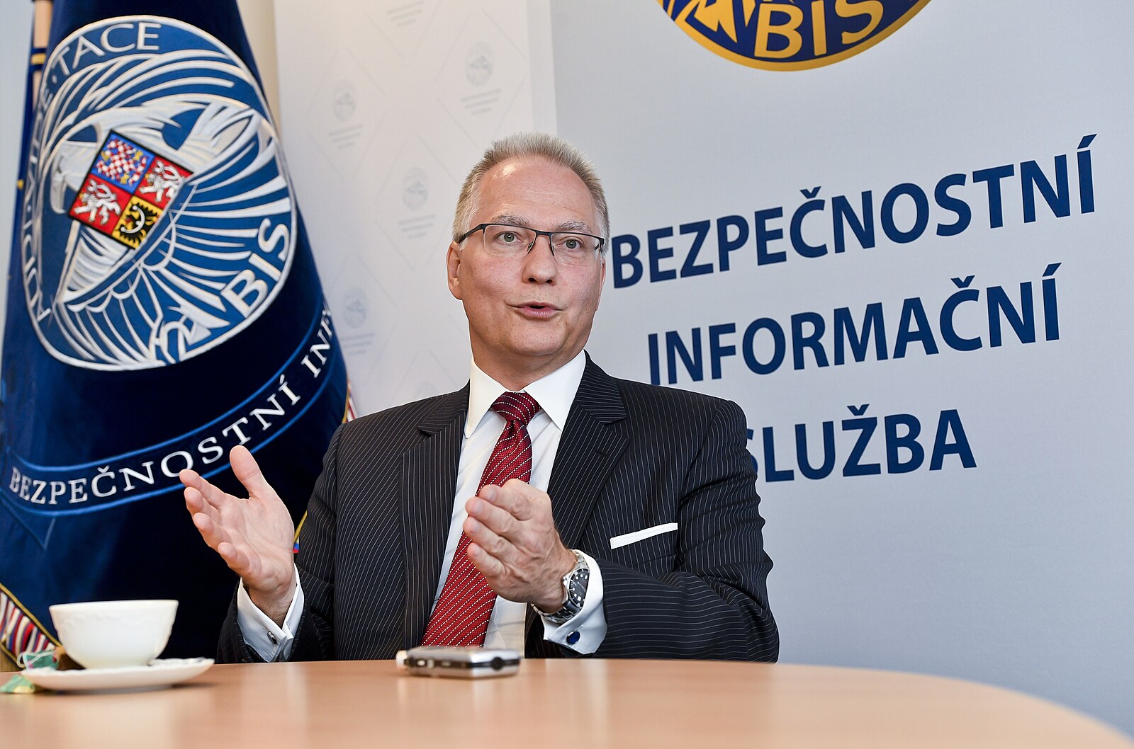 Ředitel BIS Koudelka: Omyl s navigací či cvičení u hranic? Nevěříme vám, vzkazuje Rusku