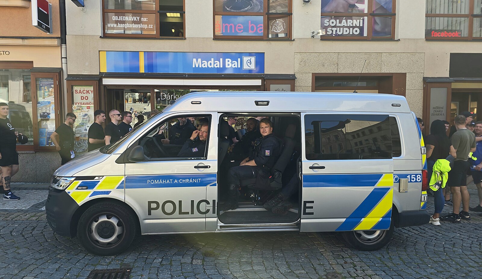 Kvůli fotbalu řešila policie desítky incidentů, závažné konflikty nezaznamenala