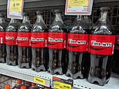 �tená� Marcel Biskup zavítal do supermarketu v indonéské Jogyakart�. Coca-Cola...