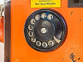 V T�e�ti najdete funk�ní telefonní budku. A m��ete si z ní zavolat.