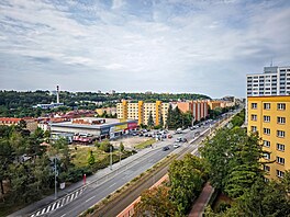 Výhledy od BTS T-Mobilu s maskovanými anténami na panelovém dom� v pra�ské...