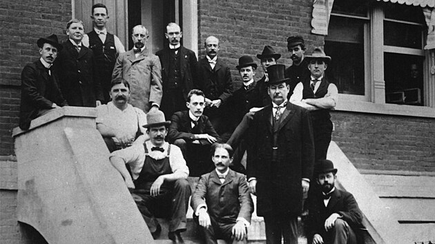 Harvey Washington Wiley se sv�mi spolupracovn�ky, n�kdy po roce 1890