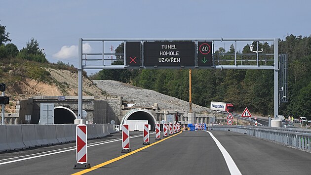 Prom�nn� dopravn� zna�en� za�ne pln� slou�it a� se zprovozn�n�m tunelu Homole. (21. srpna 2026)
