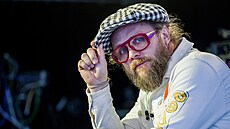 Hostem po�adu Rozst�el je Ros�a Novák, principál Cirku La Putyka.