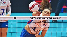Michaela Mlejnková zasahuje u sít�.