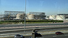 UAE klece zásobníky palivo abu zabí