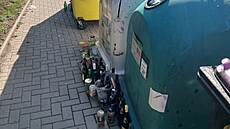 U kontejner� kousek od metra Bo�islavka se pravideln� hromadí sklo. D�vodem je...