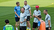 Nový plze�ský kou� Radoslav Ková� na tréninku p�ed zápasem s Crvenou zvezdou...