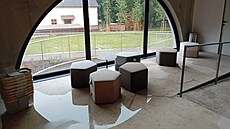 Knihovnu v Turnov� je�t� p�ed jejím otev�ením vytopil dé��.
