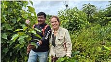 Botani�ka Viviane Fonseca Kruel p�i pobytu ve vesni�ce, kterou v Amazonském...