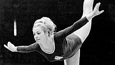 V�ra �áslavská na MS ve sportovní gymnastice v n�meckém Dortmundu (zá�í 1966)