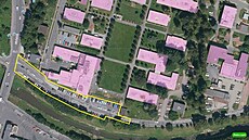 Silni�á�i opraví 150 metr� rozbité cesty u hlavního vjezdu do areálu Ba�ovy...
