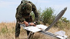 Rusové úto�í v Záporo�í drony Molnija. N�které �ídí jen um�lá inteligence. (10....