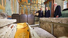 Ruský prezident Vladimir Putin si prohlédl relikvie ruského kní�ete Dmitrije...