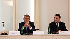 Andrej Babi� a Petr Macinka na výro�ní porad� vedoucích �eských zastupitelských...
