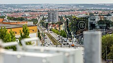 Výhledy od BTS T-Mobilu s maskovanými anténami na panelovém dom� v pra�ské...