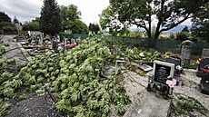 Bou�ky v noci po�kodily také obecní h�bitov ve Strá�i nad Nisou. (20. srpna...