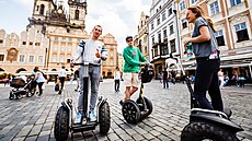 Turisté na Starom�stském nám�stí v Praze